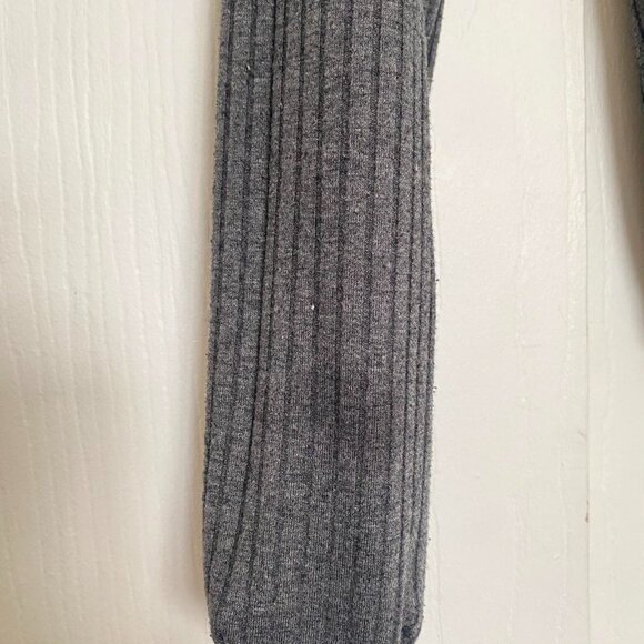 Small grey tight lightweight turtleneck - Picture 3 of 4